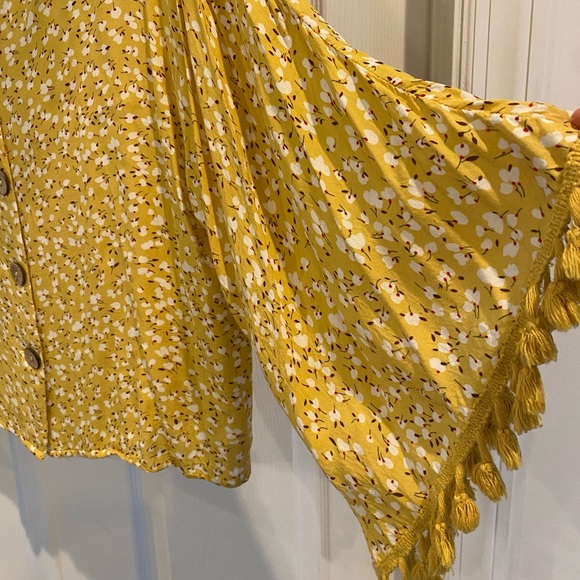 Yellow floral and tassel blouse - Picture 4 of 9